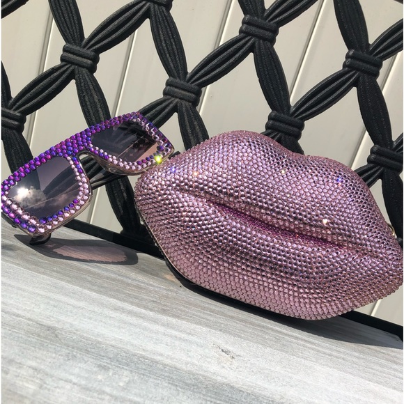 Pink Bling Lip Clutch - Picture 3 of 3